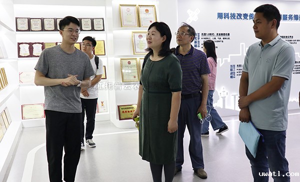 国家植保机械质量监督检验中心副主任刘燕一行莅临点点电脑考察交流