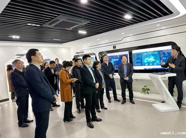 安徽省宿州市萧县县委副书记、县长朱新华等一行莅临点点电脑走访调研