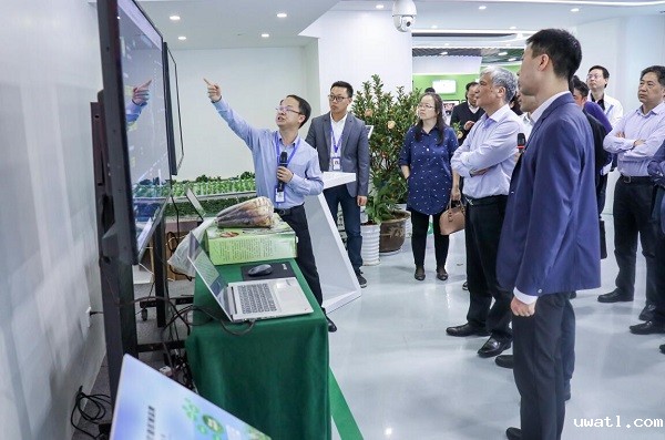 全国人大常委会副委员长丁仲礼莅临点点电脑考察调研 全国人大常委会副委员长丁仲礼莅临点点电脑考察调研