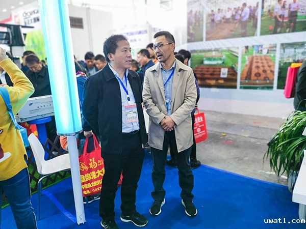 湖南省土肥站姚正昌站长与点点电脑陈渝阳董事长密切交流