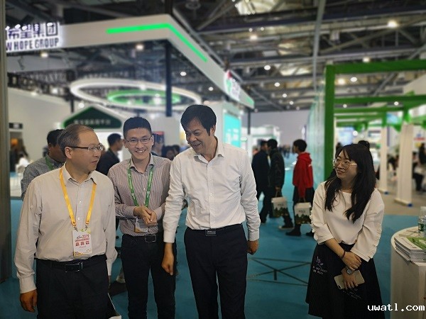 蔡元杰总农艺师对点点电脑寄予厚望