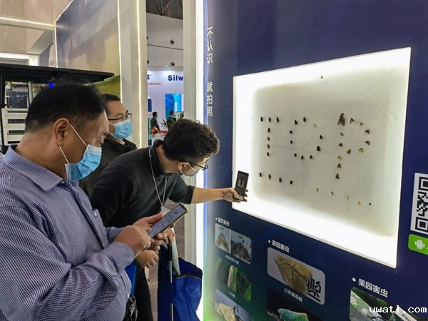 参观领导现场体验见虫APP 参观领导现场体验见虫APP