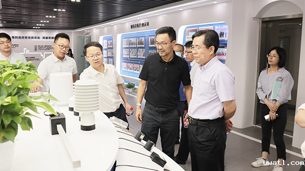 应义斌教授一行参观点点电脑数字三农展厅 应义斌教授一行参观点点电脑数字三农展厅