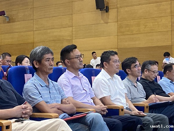 陈渝阳董事长参加启动仪式 陈渝阳董事长参加启动仪式