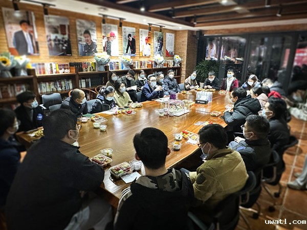 1671670513402322.jpg 点点电脑2021年度优秀员工交流分享会.jpg