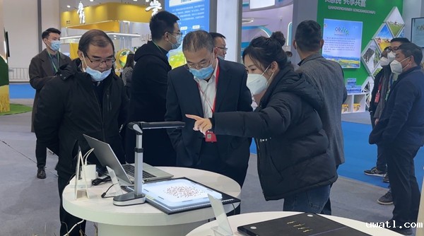 1673413458446850.jpg 浙江省种子管理总站站长施俊生(左一)_副本.jpg